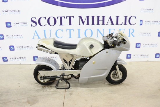 Silver Mini Crotch Rocket motorcycle