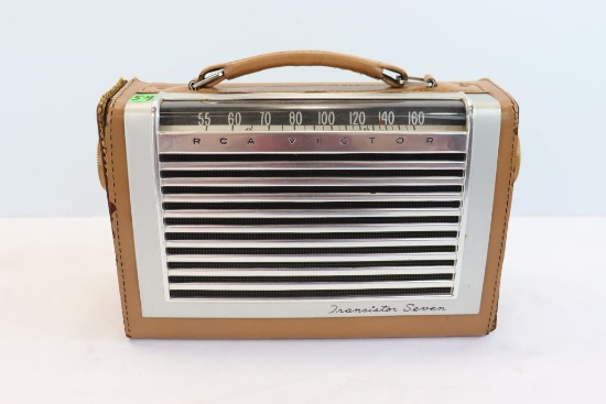 RCA Victor leather portable tube radio