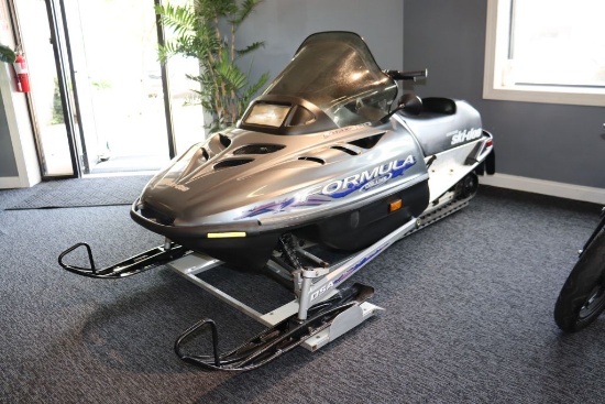 2000 Ski Doo Formula Deluxe snowmobile