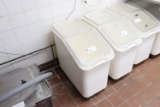 Rubbermaid 3602 Ingredient Bin (kitchen)