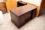 desk, lobby chairs