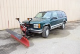 1995 GMC Yukon 1500 with Western snow plow, 280,039 miles, 4WD 350 V-8 rebu