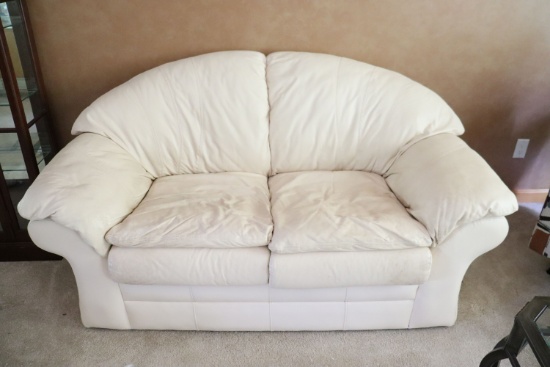 Loveseat (main)