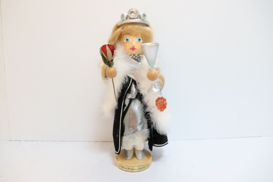 Steinbach   Nutcracker S1702- Millennium Girl
