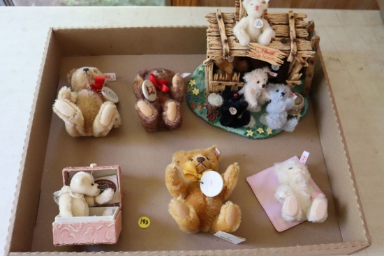 Assortment of Teddy Bears (main)