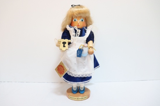 Steinbach   Nutcracker S1846- Alice in Wonderland (upstairs)