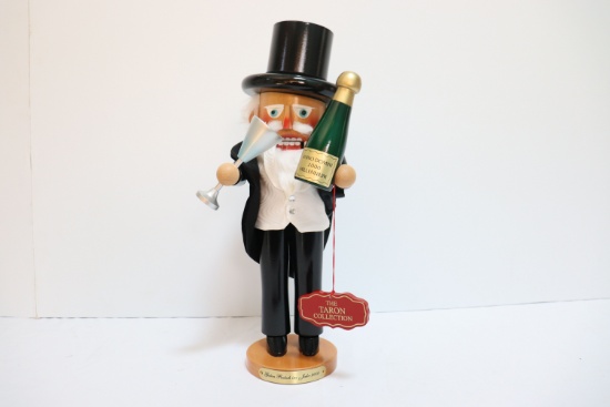 Steinbach   Nutcracker S1700- Taron Millennium (upstairs)