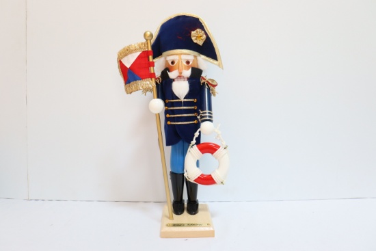 Steinbach   Nutcracker S1847- King's Admiral (upstairs)