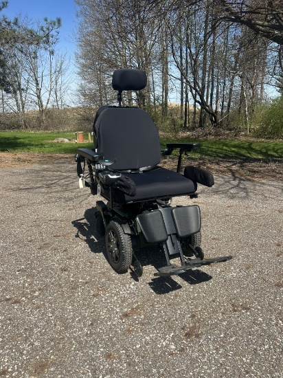 2024 Quantum 4Front HD2 Power Wheelchair