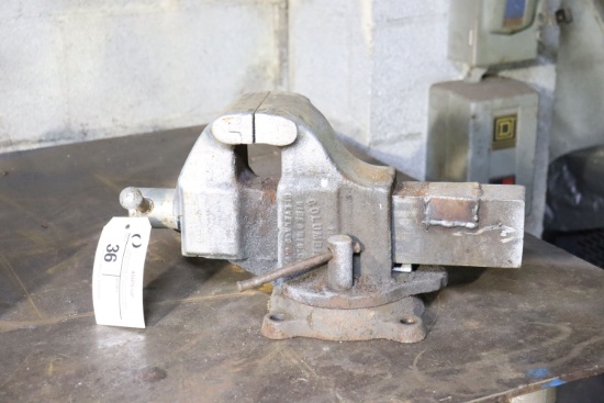 Columbian bench vise