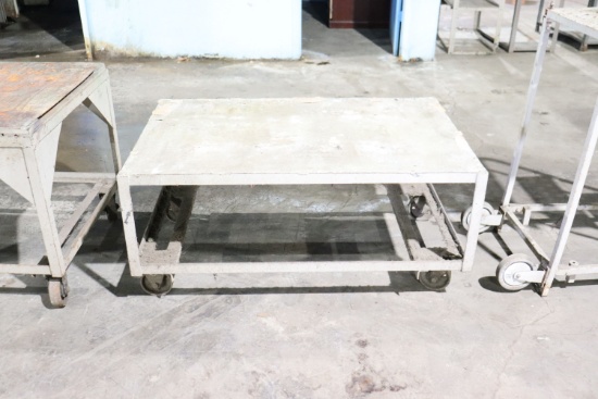 metal table w/ casters