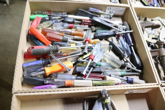 Assortment of screwdrivers & nut drivers