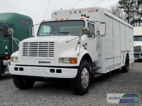 1999 INTERNATIONAL NAVISTAR BEVERAGE TRUCK