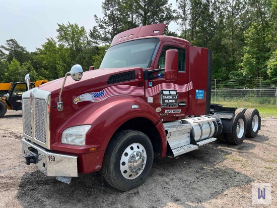 2019 KENWORTH T880 DAY CAB ROAD TRACTOR, VIN # 1XKZDP9X4KJ257815