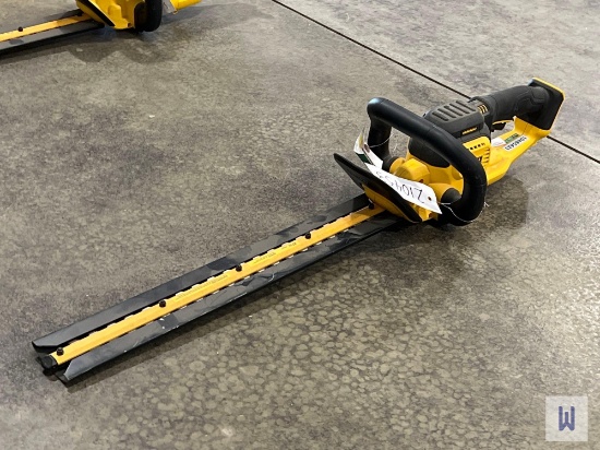 2021 DEWALT DCHT820 22 HEDGE TRIMMER, SN-784672