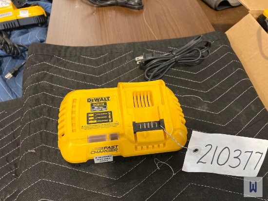 2021 DEWALT DCB118 20V MAX LI-ION FAN COOLED FAST CHARGER