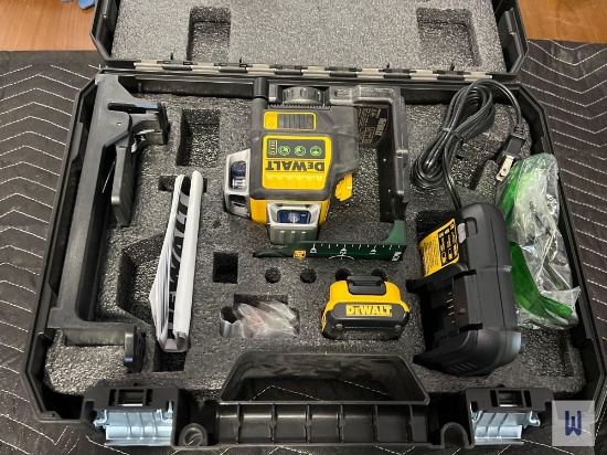 2020 DEWALT DW089LG 12V MAX 3x360 DEGREE GREEN LINE LASER, SN-037035