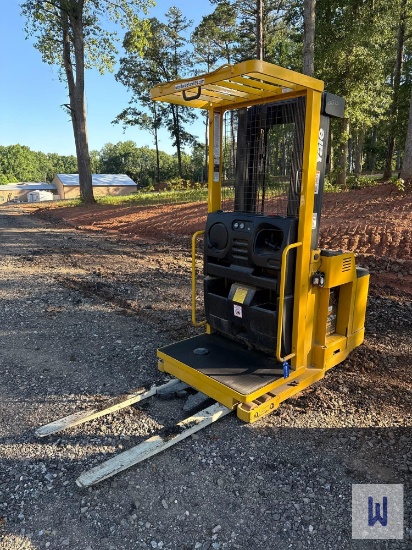 YALE 162G ELECTRIC ORDER PICKER, SN: C801N04261B