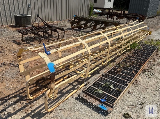FIXED 26 LADDER W/ SAFTEY CAGE