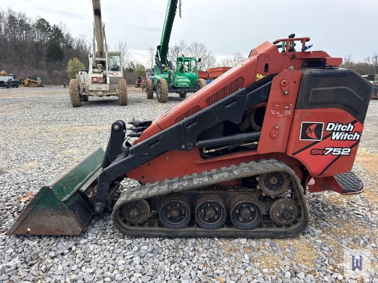 2017 Ditch Witch Sk752 Walk Behind Skid Steer, Sn-Cmwsk752jh0000644