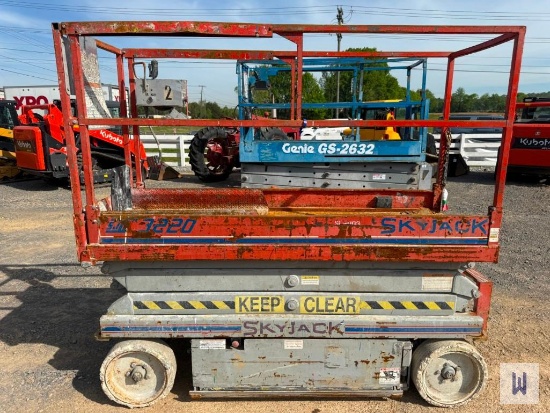 2001 Skyjack Sjiii-3220 Scissor Lift, Sn-613921