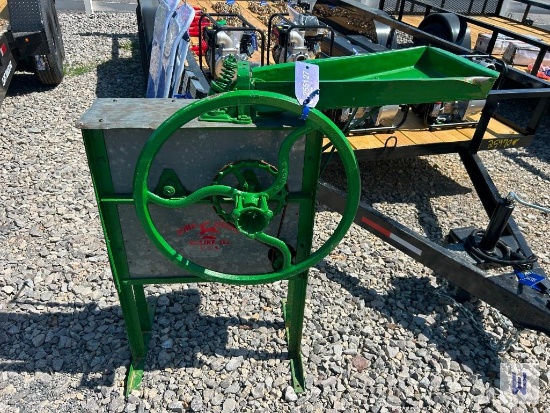 John Deere Vintage Hand Crank Corn Sheller, Sn-1323522