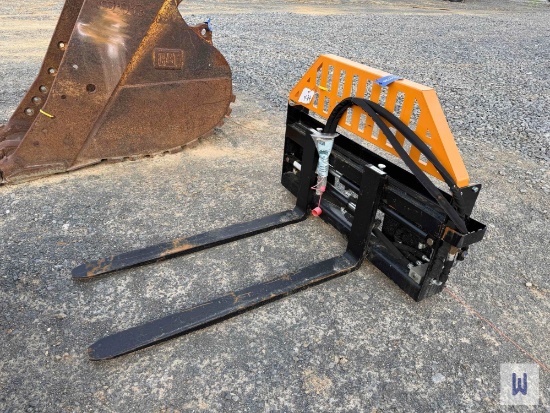 2025 Wolverine Pfa-11-3300g Hydraulic Side Shift Skid Steer Pallet Forks, Sn:Zw-05537