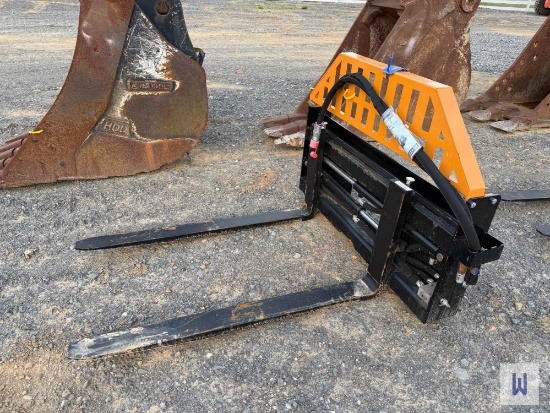 2025 Wolverine Pfa-11-3300g Hydraulic Side Shift Skid Steer Pallet Forks, Sn:Zw-05526