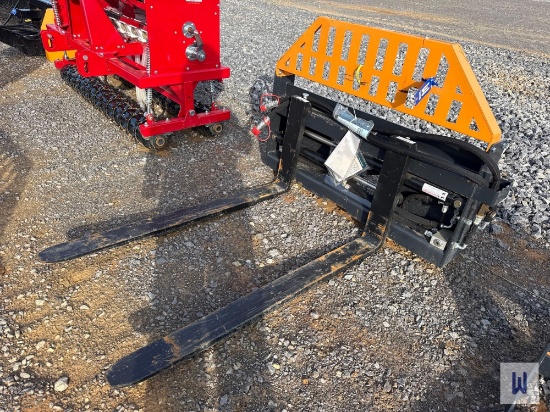 2025 Wolverine Pfa-11-3300g Hydraulic Side Shift Skid Steer Pallet Forks, Sn:Zw-02692
