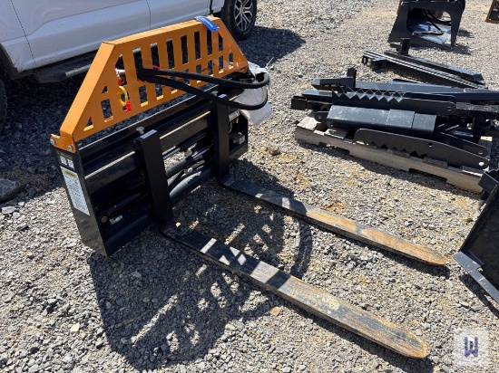 2025 Wolverine Pfa-11-3300g Skid Steer Hydraulic Side Shift Pallet Forks, Sn:Zw-04248