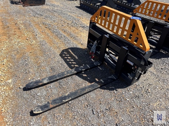 2025 Wolverine Pfa-11-3300g Skid Steer Hydraulic Side Shift Pallet Forks, Sn:Zw-04247
