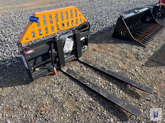 2025 Wolverine Pfa-11-3300g Skid Steer Hydraulic Side Shift Pallet Forks, Sn:Zw-02693