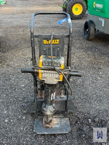 2009 DEWALT D25980 ELECTRIC PAVEMENT BREAKER, SN-001682