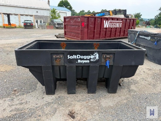 SALT DOGG 95''x47'' HOPPER SPREADER DESIGNED FOR PICKUP TRUCK BEDS