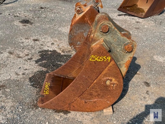 PALADIN 24 EXCAVATOR DIGGING BUCKET, SN:J000055867-1