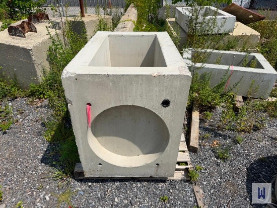 LOT OF VARIOUS SIZE CONCRETE INLET STRUCTURE BOXES AND CONCRETE PUP/TYPE "D" ENDWALLS