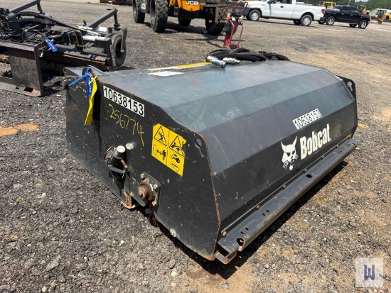 2022 BOBCAT 5 SKID STEER SWEEPER ATTACHMENT, SN-B5DB00848