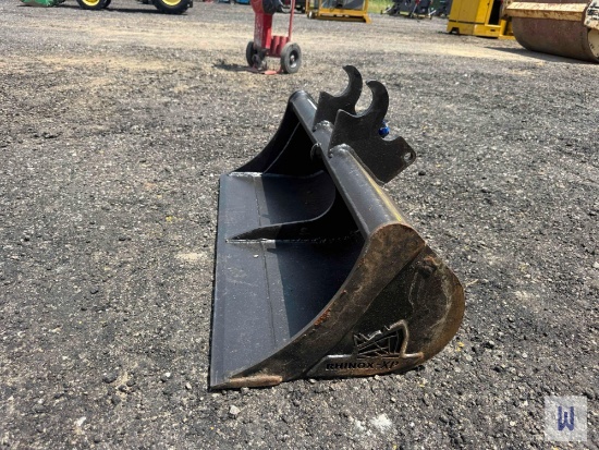 3 CLEAN OUT BUCKET MINI EXCAVATOR ATTACHMENT