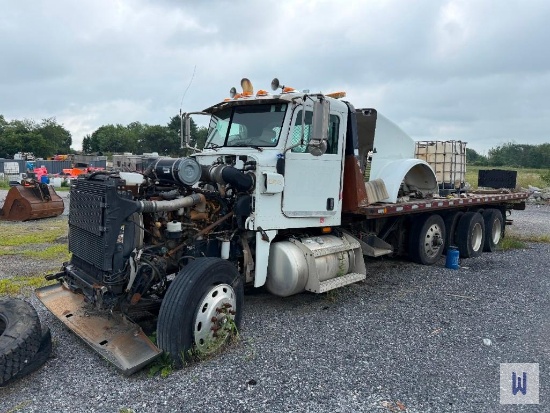 2011 PETERBILT 367 TRI-AXLE ROLLBACK TRUCK, VIN-1NPTXUEXXBD122777 **NON-RUNNER**