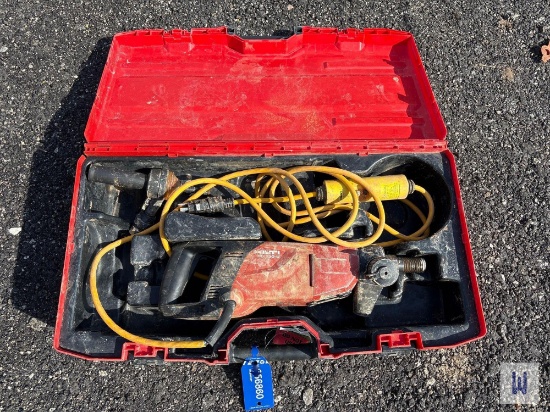 2021 HILTI DD150-U 120V CORE DRILL W/ CARRY CASE, SN-019988
