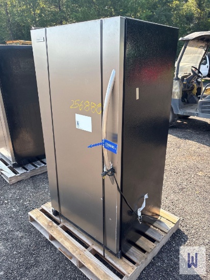 FRIGIDAIRE STAINLESS STEEL REFRIGERATOR/FREEZER, SN:N/A