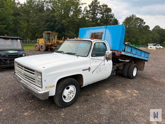 1987 Chevrolet Custom Deluxe R30 Single Axle Flatbed Dump Truck, Vin # 1gbjr34m7hj160086