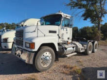 2000 MACK CH613 DAY CAB ROAD TRACTOR, VIN # 1M1AA13Y6YW132181