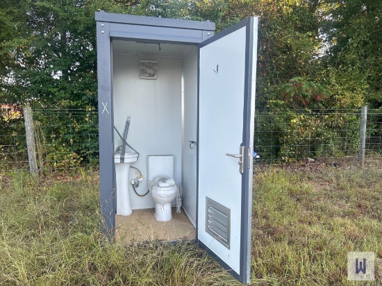 PORTABLE BATHROOM UNIT