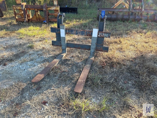 SCHAEFF TEREX 44" PALLET FORK ATTACHMENT, SN-6393712000