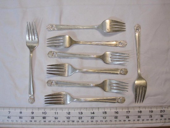 8 Dinner Forks 1847 Rogers Bros Eternally Yours Pattern, 1941, 12oz