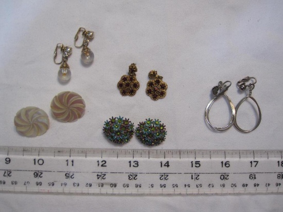 Lot of Vintage Costume Jewelry including clip-on earrings, 2 oz