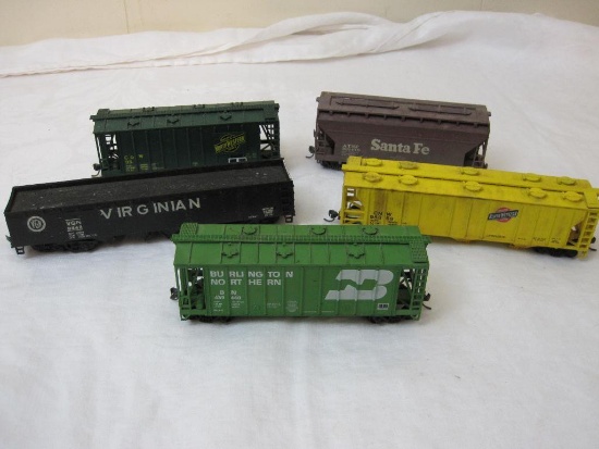Lot of HO Scale Hopper Train Cars including Virginian, Burlington Northern, Northwestern, and Santa