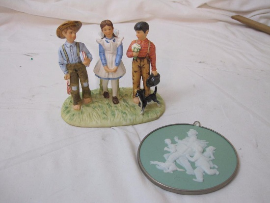 Vintage Norman Rockwell Ceramic Collectible Figure and Ornament, 1 lb 3 oz