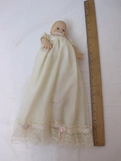 Vintage Musical Christening Doll, good working condition, plays "Jesus Loves me", 10 oz